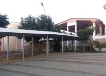 “Vou te arregaçar”: professor assedia aluna via WhatsApp no Distrito Federal