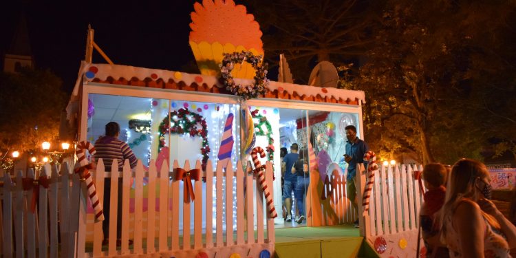 ABERTURA DA PRAÇA ENCANTADA MARCA CHEGADA DO NATAL EM GUARAPUAVA