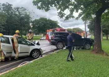 Delegado da PF foge após bater viatura e deixar vítima em estado grave