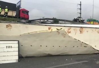 Acidente deixa dois mortos, feridos e bloqueia a BR-101 em Palhoça; FOTOS