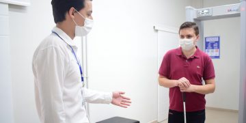 SERVIDORES DO AEROPORTO DE GUARAPUAVA PASSAM POR CAPACITAÇÃO PARA ATENDIMENTO DE PESSOAS COM DEFICIÊNCIAS