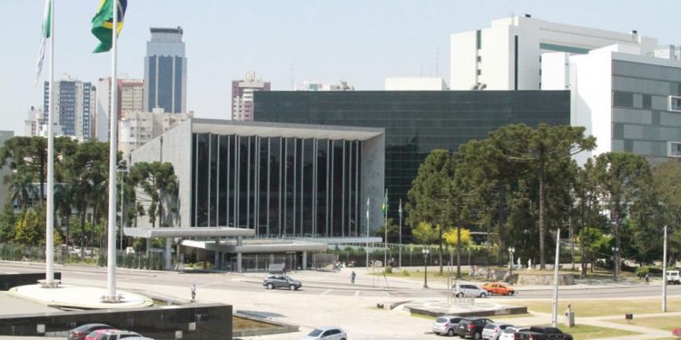 Alep aprova apadrinhamento de crianças e adolescentes aos finais de semana, no Paraná