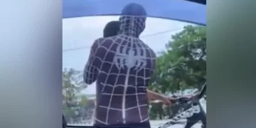 ‘Homem-Aranha’ enforca e derruba criança após sair de trenzinho da alegria no Vale do Mucuri