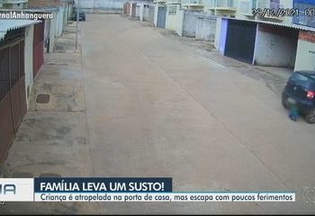 Pai atropela filho ao sair da garagem de casa e por um triz não atinge a cabeça do bebê em Águas Lindas de Goiás; vídeo