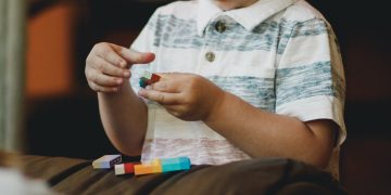 Especialistas se manifestam contrários à proposta de uso de eletrochoques em autistas