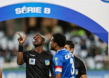 Avaí é denunciado no STJD por atraso de salários e pode perder acesso à Série A