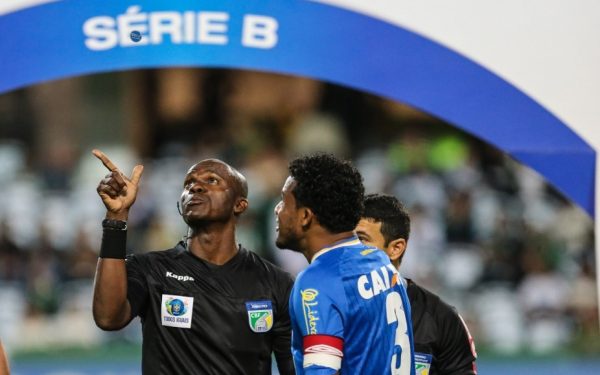 Avaí é denunciado no STJD por atraso de salários e pode perder acesso à Série A