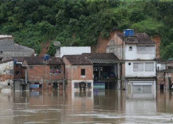 Bahia: chuvas atingem mais de 400 mil pessoas