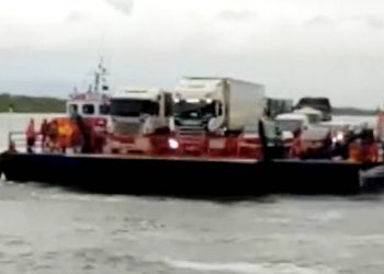 Ferryboat de Guaratuba fica novamente à deriva! Pânico a bordo durou ao menos 1 hora