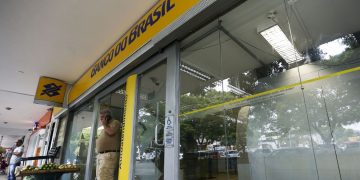 Agências bancárias funcionam para o público até quinta-feira