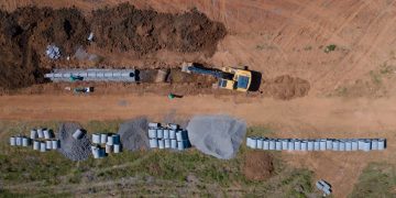 PREFEITURA INSTALA REDE DE DRENAGEM PARA ACABAR COM ALAGAMENTOS NA RUA JOÃO TONON