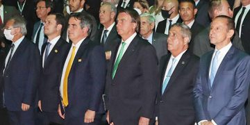 Bolsonaro diz ter demitido diretores do Iphan por embargo a loja da Havan