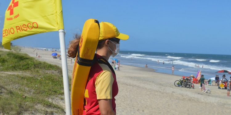 Bombeiros registram 126 afogamentos no Litoral em oito dias; veja o balanço
