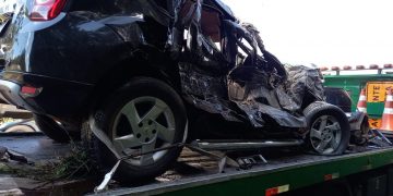 Casal de idosos morre, e duas pessoas ficam feridas após batida entre carro e caminhão na BR-277