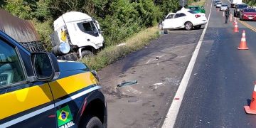 Colisão frontal deixa 4 mortos na BR 277, em Guarapuava