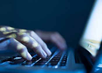 55 milhões de brasileiros ficam uma semana sem internet todo mês