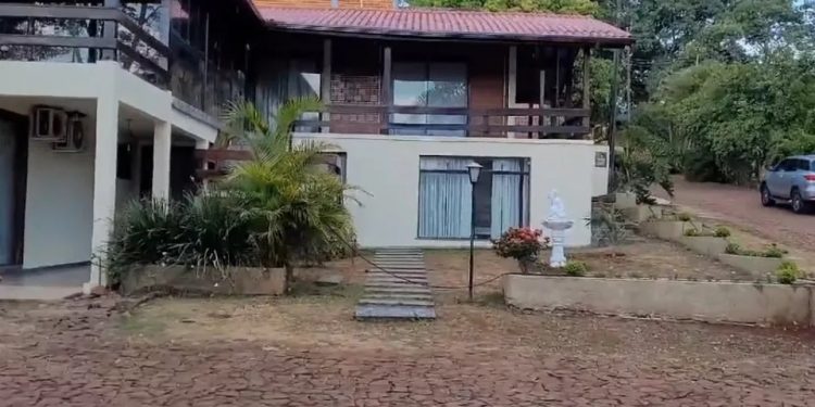 Criança de três anos morre afogada em piscina no interior do Paraná