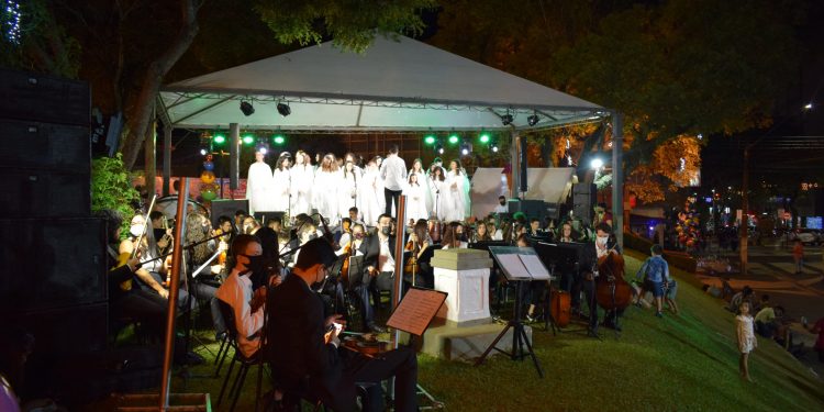CANTATA DE NATAL EMOCIONA E LEVA MENSAGEM DE ESPERANÇA PARA OS GUARAPUAVANOS