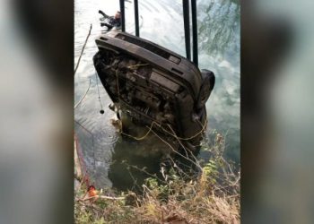 Youtuber descobre carro submerso de adolescentes desaparecidos há 21 anos