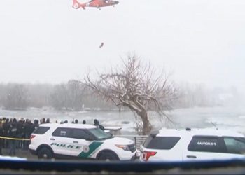 Guarda Costeira dos EUA faz operação de resgate em carro caído nas Cataratas do Niágara