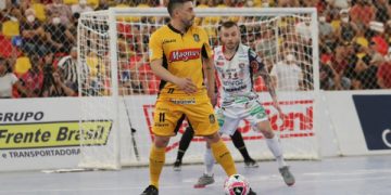 Cascavel vence Sorocaba fora de casa e fica a um empate do título da Liga Futsal
