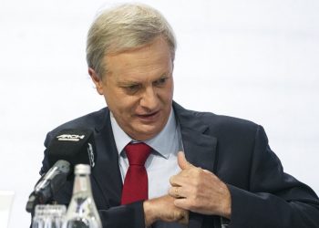 Ultradireitista José Antonio Kast testa no domingo o peso do nazismo e do pinochetismo no Chile