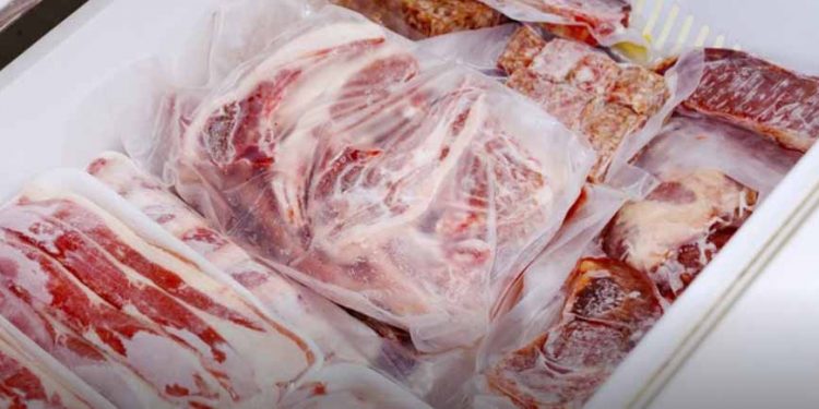 China retoma importação de carne brasileira