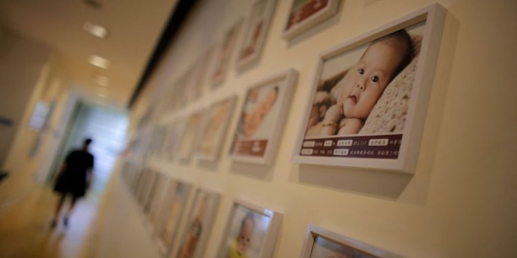 China permitirá que mulheres façam cesarianas sem aval dos maridos