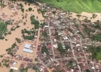 Chuvas deixam o sul da Bahia em situação dramática. Veja