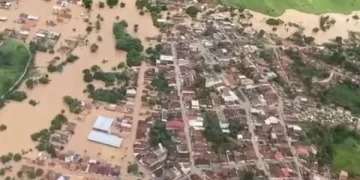 Chuvas deixam o sul da Bahia em situação dramática. Veja