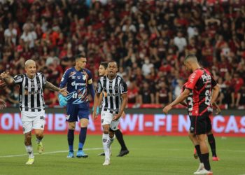 Com muita polêmica, Athletico perde novamente para o Atlético-MG e fica sem o título da Copa do Brasil