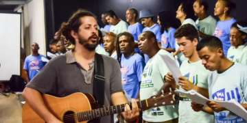 Coral transforma a vida de pessoas em situação de rua