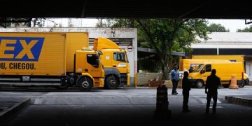 Aliados de Bolsonaro não acreditam nas privatizações da Eletrobras e dos Correios em 2022