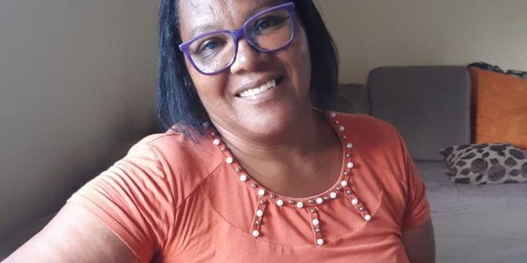 Diarista desaparecida desde a véspera de Natal é achada morta e enterrada no quintal da própria casa no litoral de SP