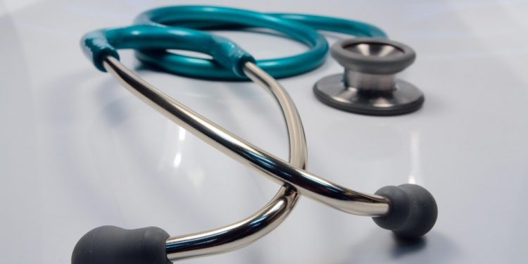 Prefeitura de Maringá abre seleção para contratar mais de 300 profissionais de saúde