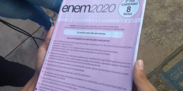 Percentual de notas altas em redação cresce no 1º Enem da pandemia, mas ainda é menor entre indígenas, pretos e pardos
