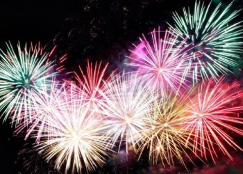 Fogos de artifícios próximos à rede elétrica podem causar acidentes graves e falta de energia