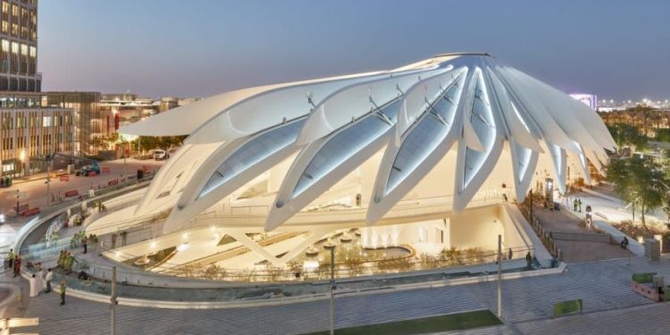 Expo Dubai: Pavilhão dos Emirados Árabes é coberto por ‘asas de falcão’