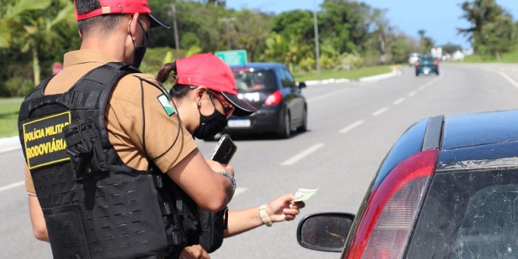Polícia rodoviária flagra mais de 4 mil motoristas em excesso de velocidade