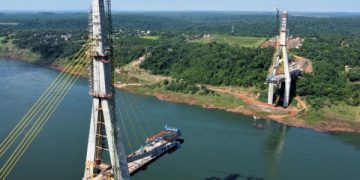 Obras da Ponte da Integração Brasil-Paraguai ganha forma e atinge quase 75% de execução