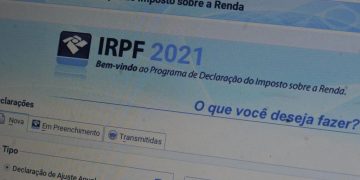 Receita paga hoje lote residual de restituições do IRPF 2021