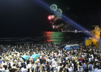 Guaratuba, no litoral do Paraná, promete Réveillon com trios elétricos e queima de fogos