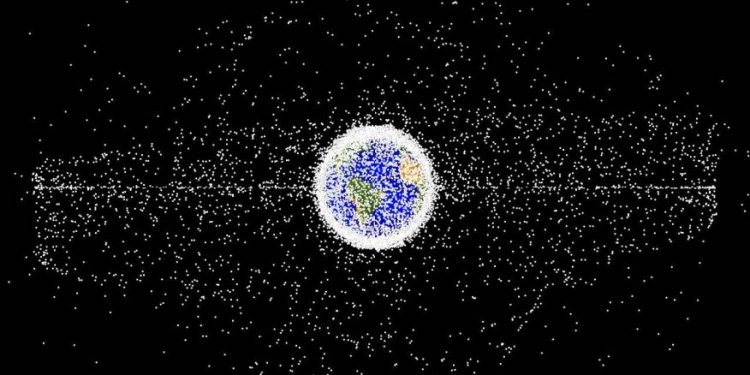 Lixo espacial é armadilha que pode enclausurar a humanidade na Terra