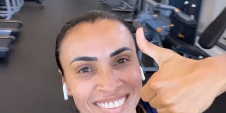Desejo da torcida, Marta publica foto com a camisa do Corinthians na véspera de Natal