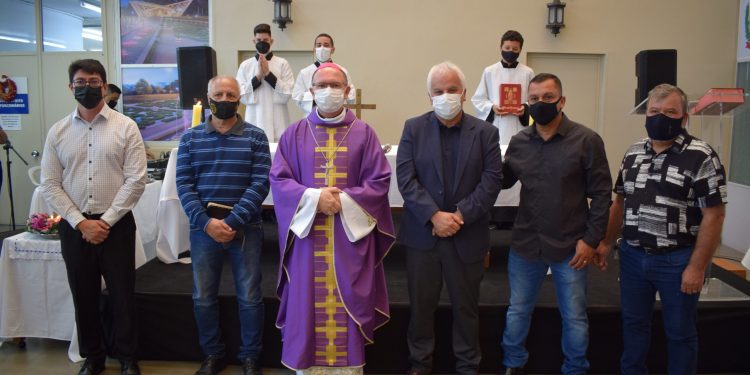 MISSA É CELEBRADA NO PAÇO MUNICIPAL EM AGRADECIMENTO AO TRABALHO REALIZADO EM 2021