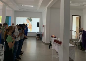 MISSA EM AÇÃO DE GRAÇAS É CELEBRADA NA SECRETARIA DE EDUCAÇÃO DE GUARAPUAVA