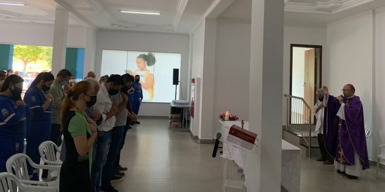 MISSA EM AÇÃO DE GRAÇAS É CELEBRADA NA SECRETARIA DE EDUCAÇÃO DE GUARAPUAVA