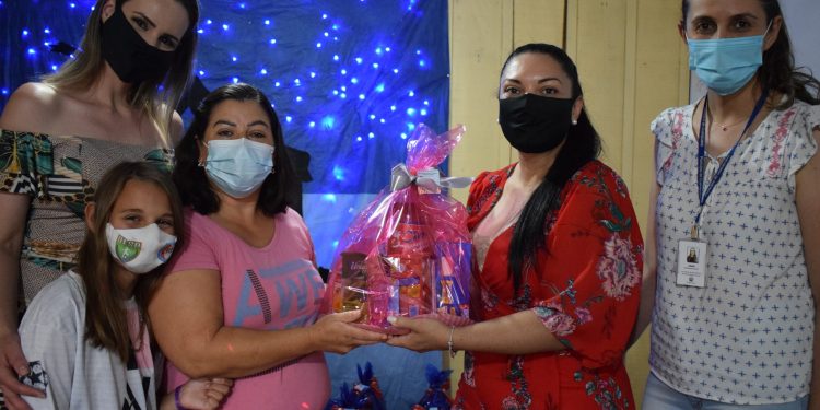 MORADORES DA PALMEIRINHA PARTICIPAM DAS COMEMORAÇÕES DE NATAL DA SEMADS