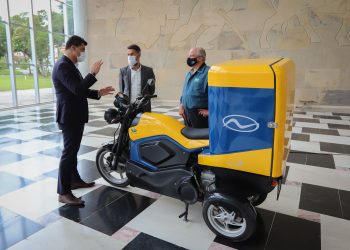 Estado conhece modelo de triciclo híbrido feito no Paraná, que pode ganhar as ruas em breve