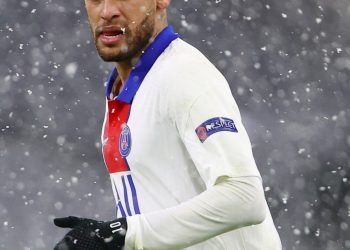 Neymar fecha 2021 com pior média de gols e assistências por jogo desde que chegou à Europa